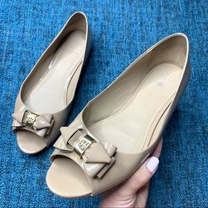 Tory Burch Bow Patent Leather Peep Toe Flats Nude